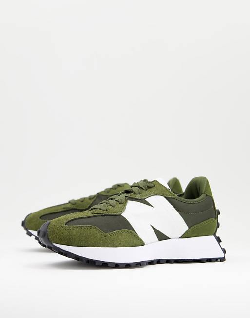 New Balance 327 trainers in green