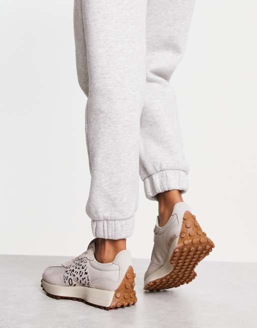 New Balance 327 trainers in off white with leopard print detail - WHITE, 4 of 4