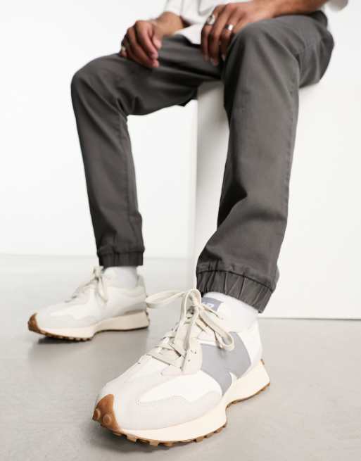 New Balance 327 trainers in white & grey, 3 of 4