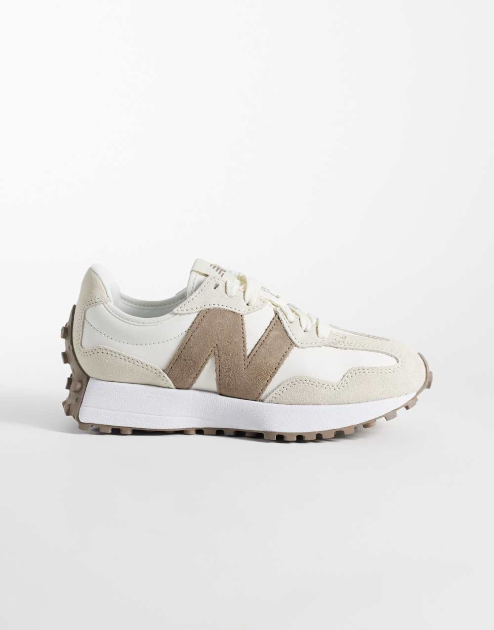 New Balance 327 trainers in white