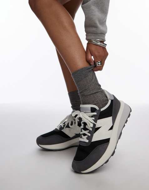 New Balance – 370 – Sneaker in Dunkelgrau - view 1