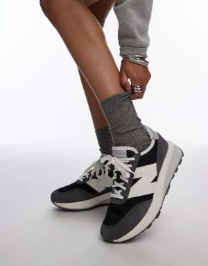 New Balance 370 trainers in dark grey