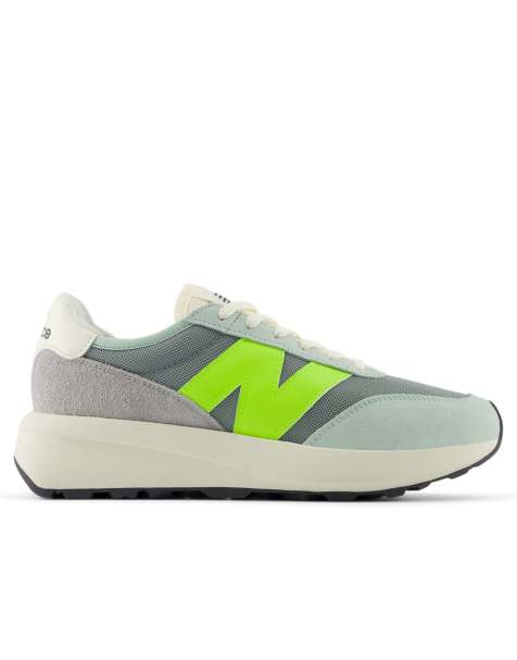 New Balance 370 trainers in green - view 1