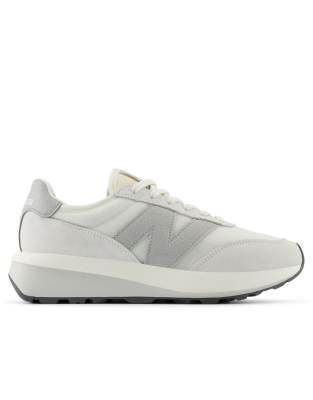 New Balance 370 trainers in grey