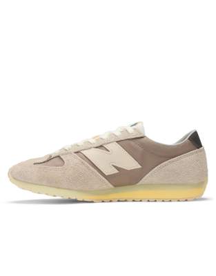 New Balance - 471 Grey Days - Sneaker in Arid Stone-Brown