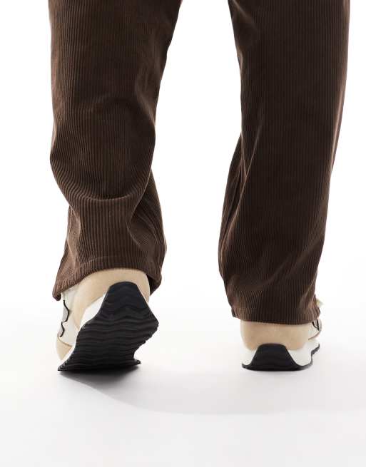 New Balance 471 sneakers in light brown and beige, 2 of 5