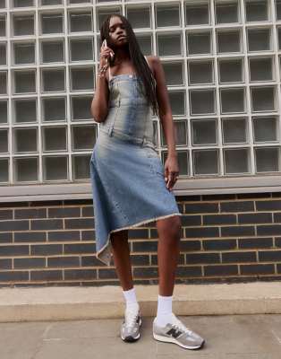  471 trainers in grey