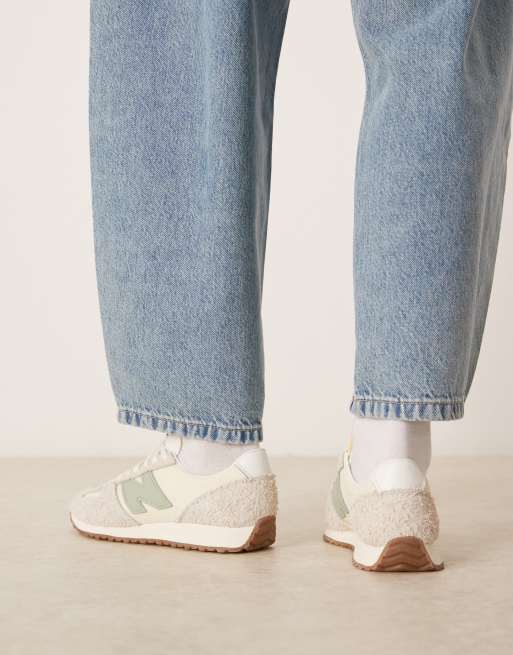 New Balance 471 Unisex sneakers in off white and khaki green