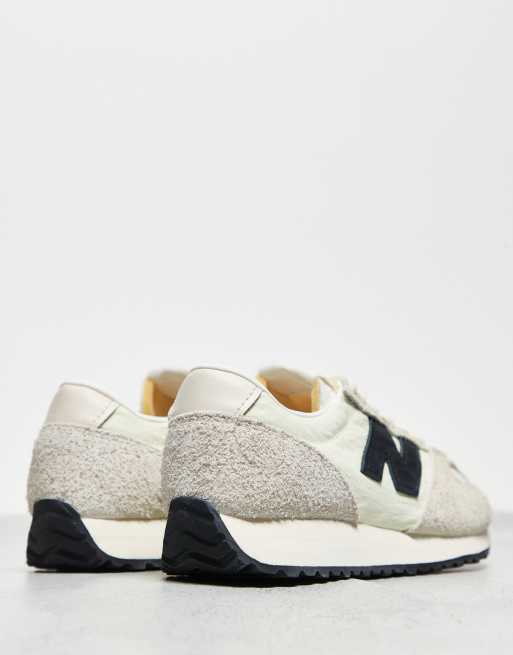 New Balance 471 unisex sneakers in white and navy 