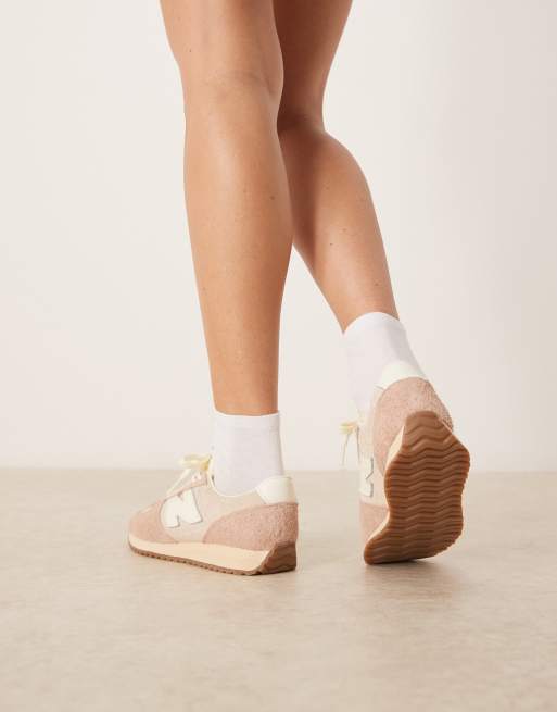 New Balance 471 unisex trainers in light pink, 5 of 5