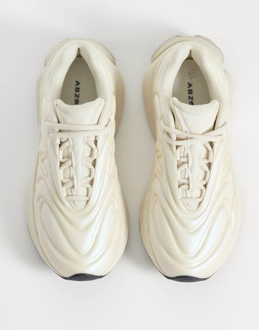 New Balance 5030 sneakers in iridescent white, 3 of 5