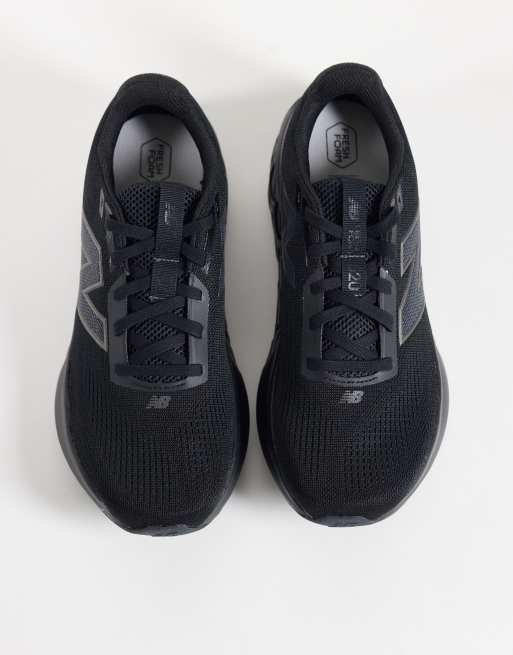New Balance 520 buty do biegania w kolorze triple black, 3 z 5