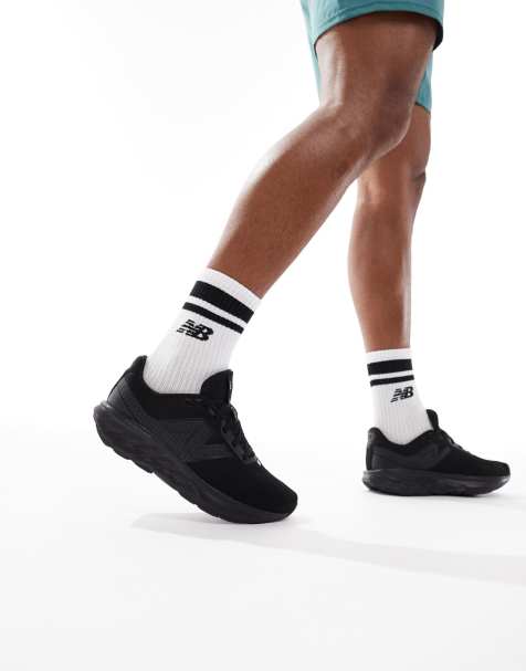 New Balance - 520 - Hardloopschoenen in drievoudig zwart - view 1