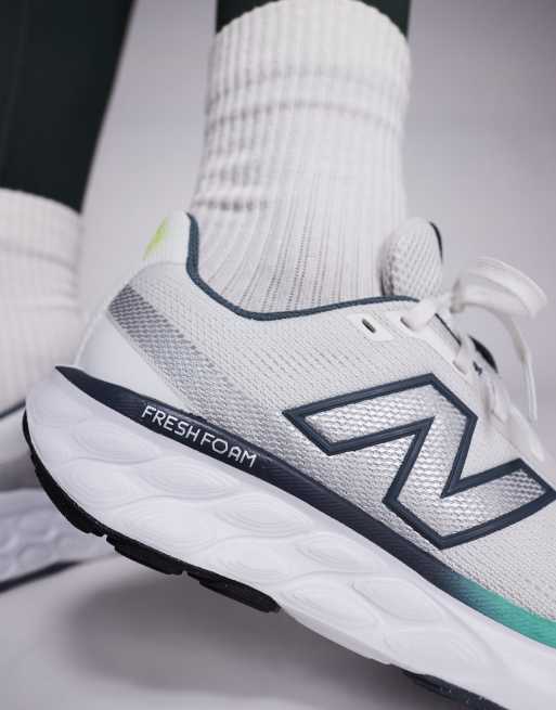 New Balance – 520 – Laufschuhe in Wollweiß und Grün, 3 von 5