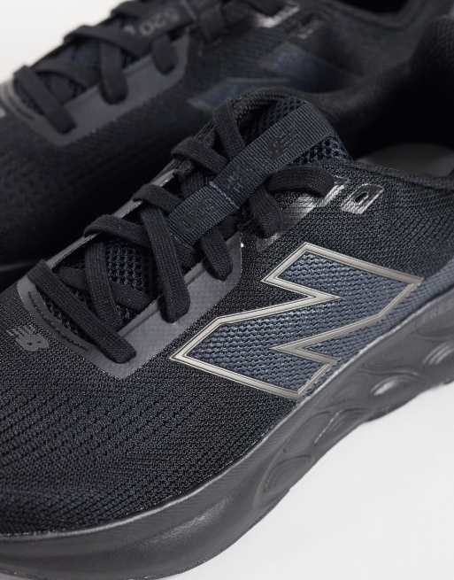 New Balance 520 löparskor i triple black, 4 av 5