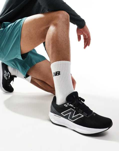 New Balance - 520 - Sorte og hvide løbesko - view 1