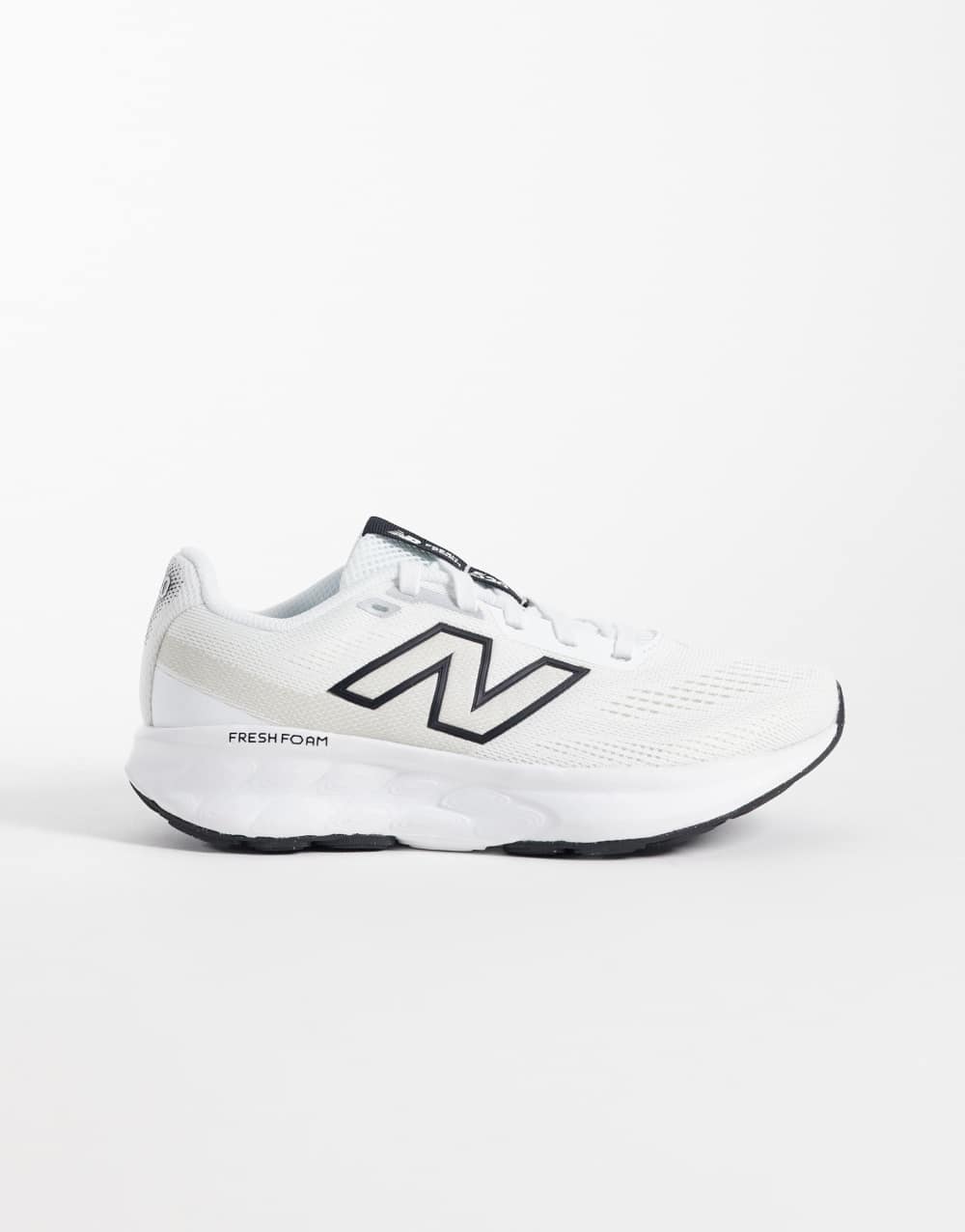 New Balance 520 womens running trainers in white and black