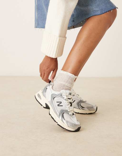 New Balance – 530 – Buty sportowe w białym, czarnym i srebrnym kolorze
