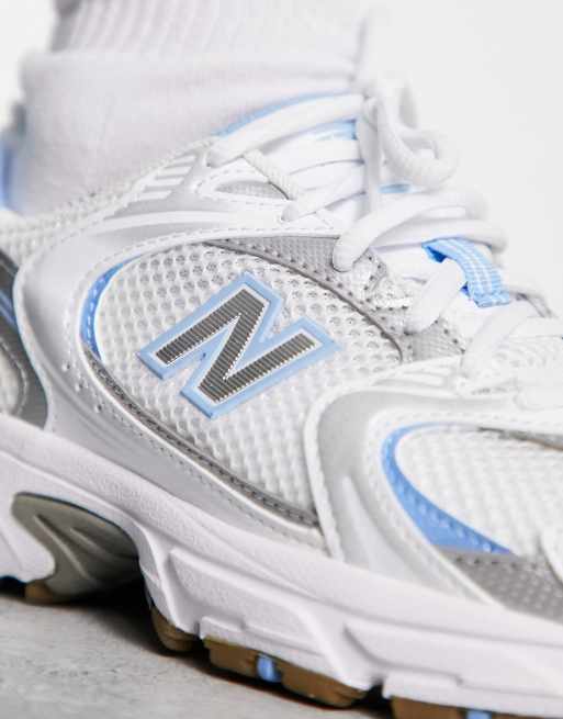 New Balance – 530 – Sneaker in Weiß und Blau, exklusiv bei ASOS, 3 von 4