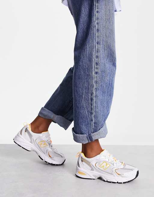 New Balance – 530 – Sneaker in Weiß und Gold, 2 von 4