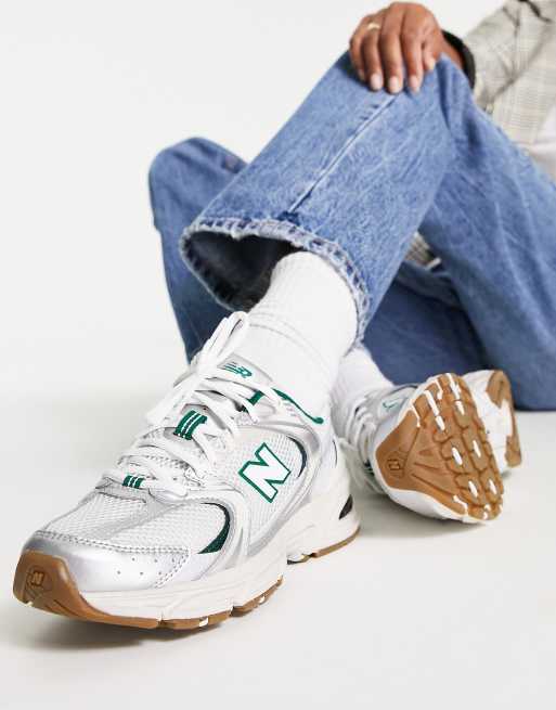 New Balance – 530 – Sneaker in Weiß und Grün, exklusiv bei ASOS, 3 von 4