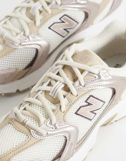 New Balance 530 Sneaker in Weiß und Metallic-Bronze, 3 von 5