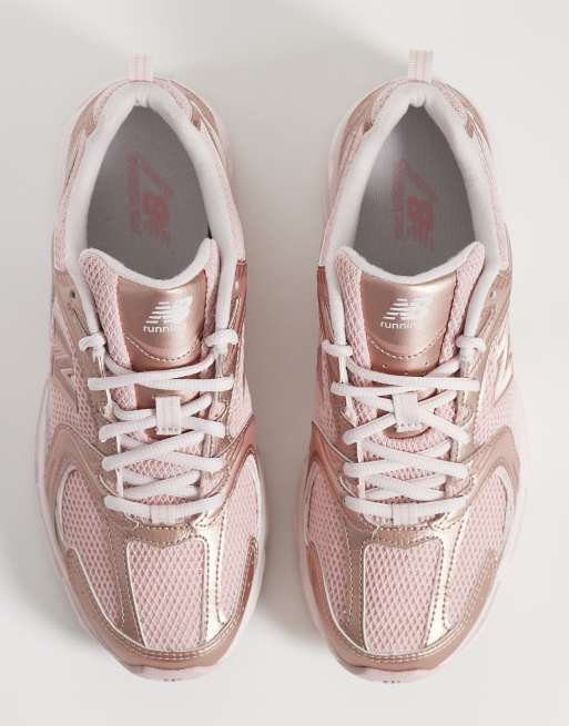 New Balance 530 sneakers i metallisk rosa, 3 av 5