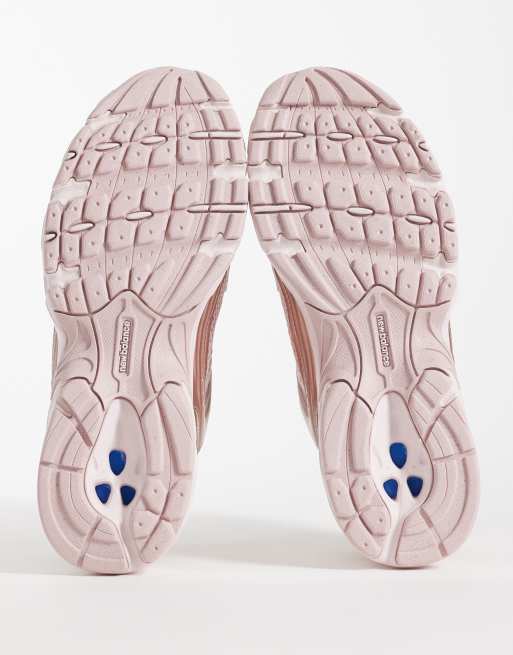 New Balance 530 sneakers i metallisk rosa, 5 av 5