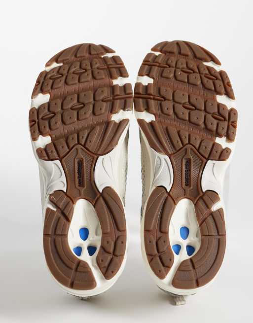New Balance 530 sneakers in beige and leopard print, 5 of 5