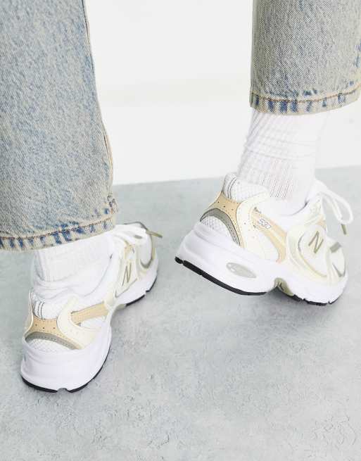 New Balance 530 sneakers in beige and silver - Exclusive to