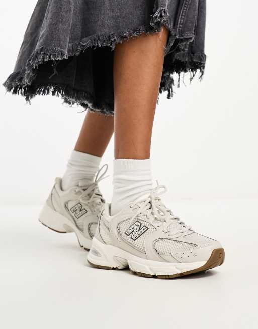 New Balance 530 Sneakers in beige en luipaardprint exclusief bij ASOS