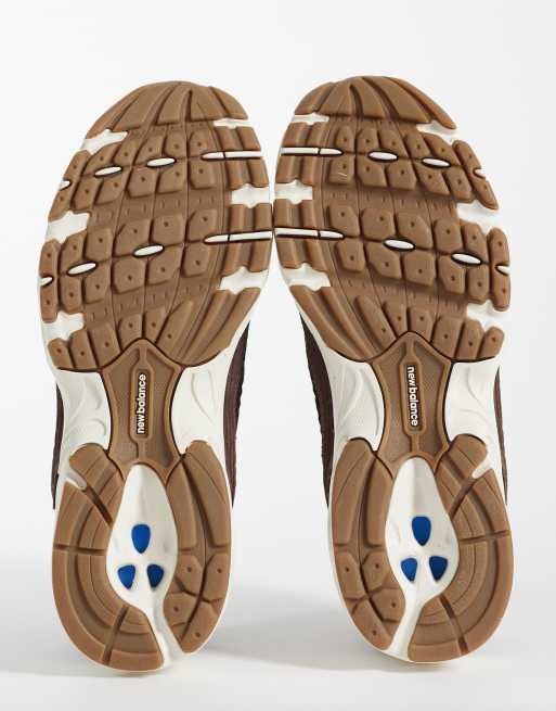 New Balance 530 sneakers in brown, 5 of 5