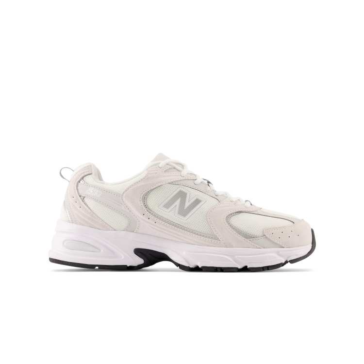 New Balance 530 Shoes in Cream - Size 5.5