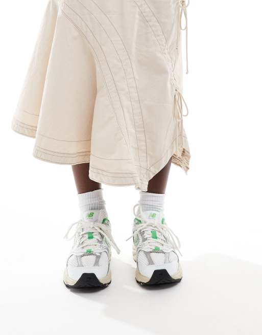 New Balance 530 sneakers in white and green , 5 of 5