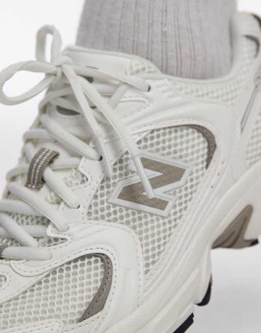 New Balance 530 trainers in off white