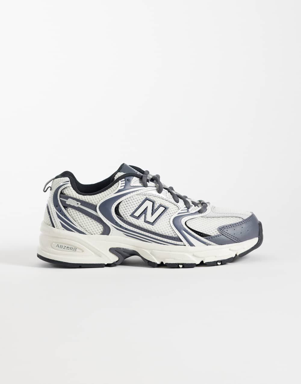 New Balance 530 trainers in white and grey
