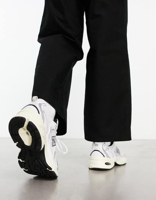 New Balance 530 trainers in white and metallic, 2 of 4