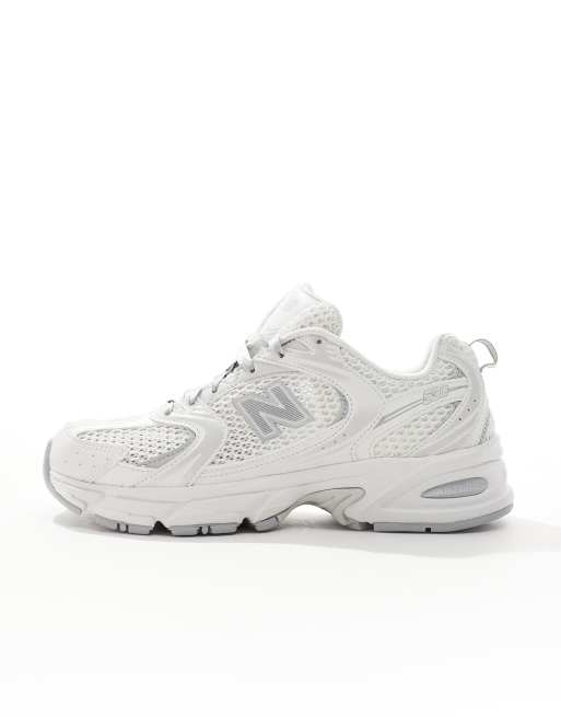 New Balance - 530 - Sneakers met lintveters in zilver, exclusief bij ASOS