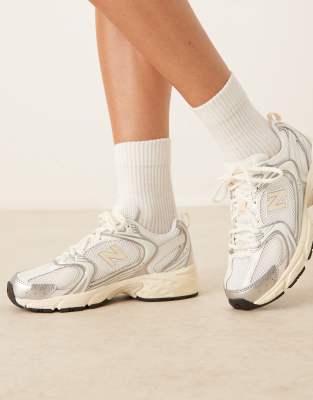 New Balance - 530 - Unisex - Sneaker in Silbermetallic