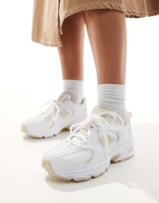  New Balance – 530 – Vita och beige sneakers