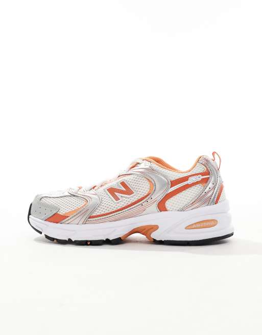 New Balance 530 – Vita och orange sneakers, 2 av 5