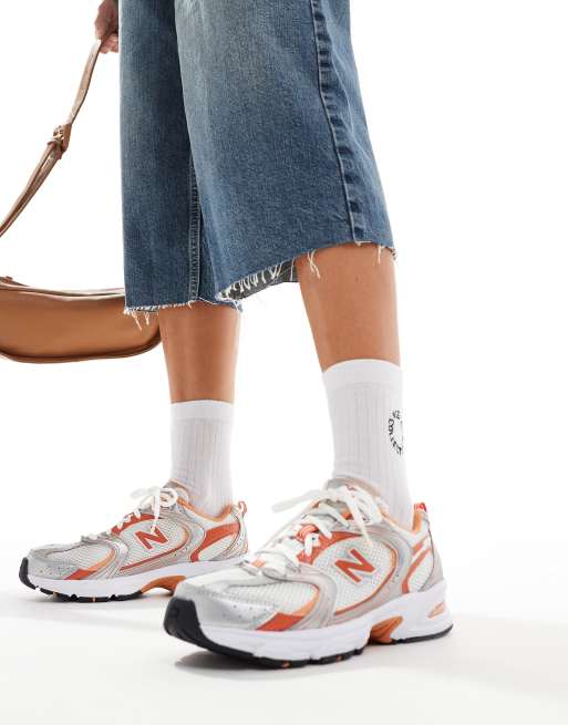 New Balance 530 – Vita och orange sneakers, 5 av 5
