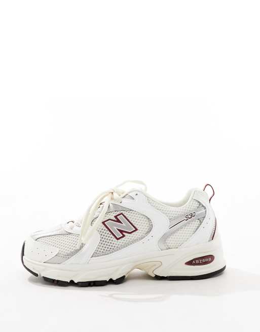 New Balance – 530 – Vita och vinröda sneakers, 2 av 5