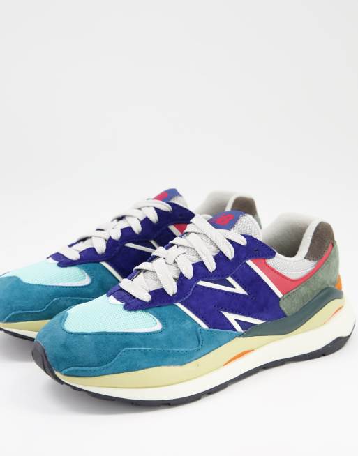 New Balance - 54/70 - Suède sneakers in blauw met veelkleurige kleurvlakken