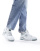 Thumbnail 1 van 5