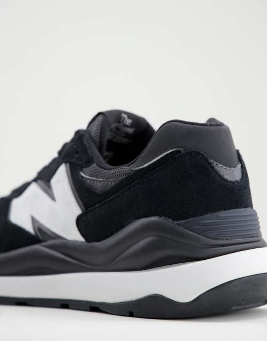 https://images.asos-media.com/products/new-balance-57-40-sneakers-in-black-and-white/202325955-4?$n_550w$&wid=550&fit=constrain