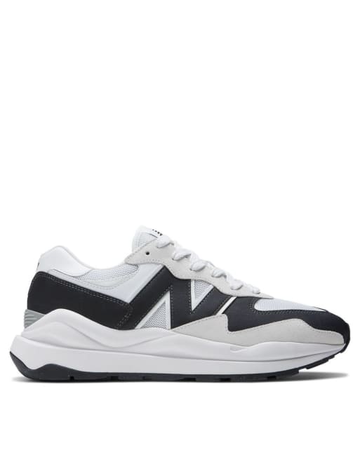 New Balance - 57/40- Sneakers in wit en zwart