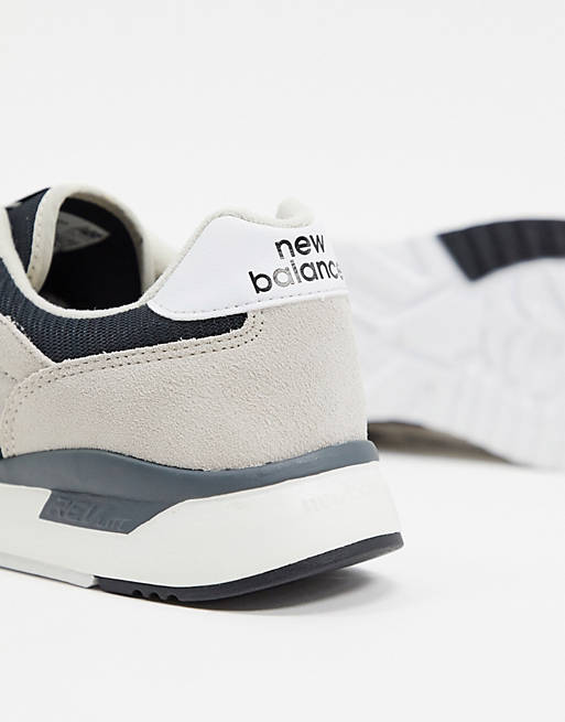 New Balance 570 trainers in stone