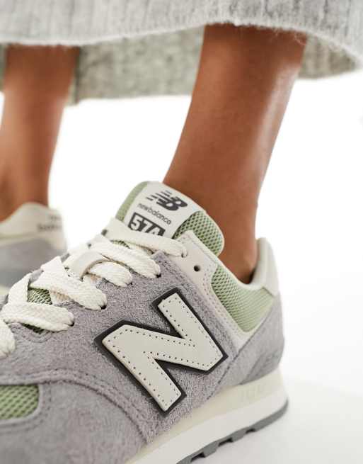 New Balance 574 Baskets en daim Gris et vert ASOS