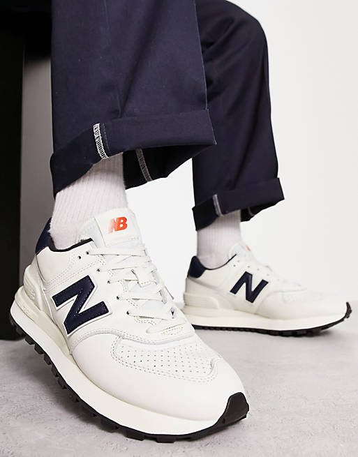 Besmettelijk Gek Zich afvragen New Balance 574 sneakers in white with navy detail | ASOS